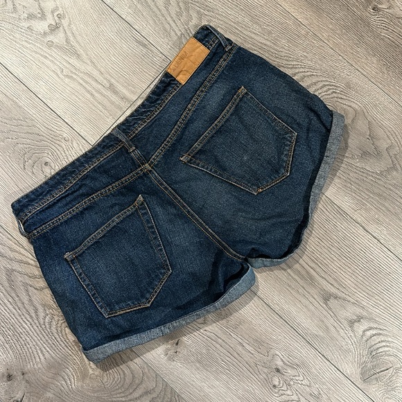 Jean shorts. - Picture 5 of 5